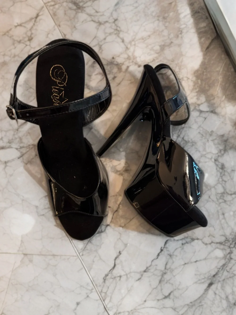 Pleaser sleek black